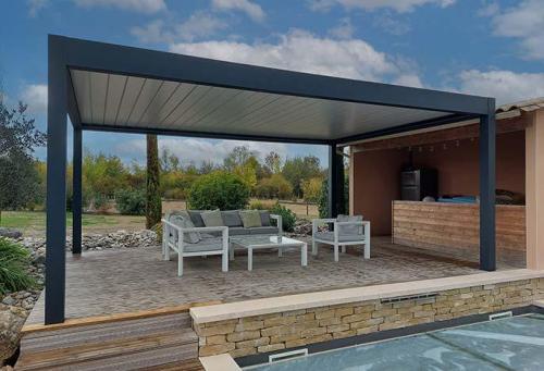 Installation d'une pergola bioclimatique à Cosne sur Loire