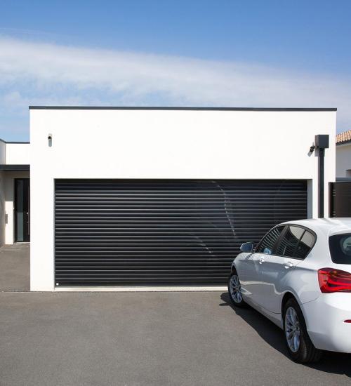 Installation d’une porte de garage enroulable