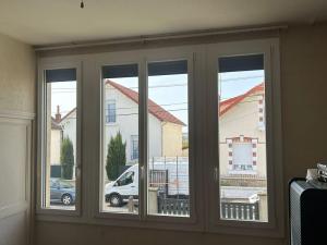 Remplacement de menuiseries, volets roulants solaire en dépose totale avec l’installation d’un portail