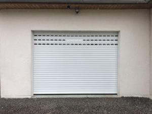 Installation d’une porte de garage enroulable